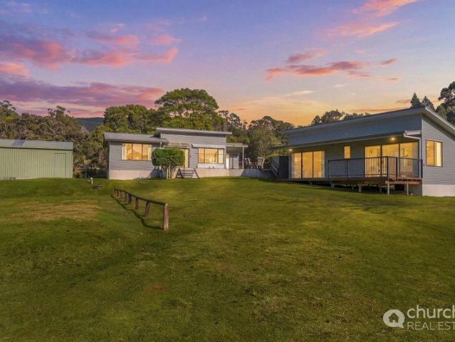 Unique, Chic Motel Style Holiday Property in the Bay with a Difference