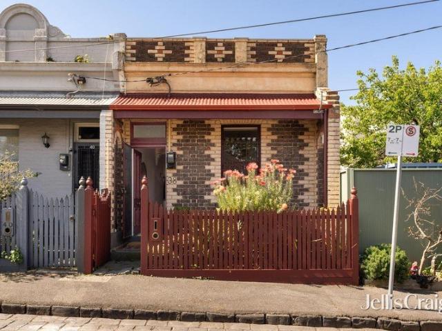 Unique city edge discovery with the luxury of extra land