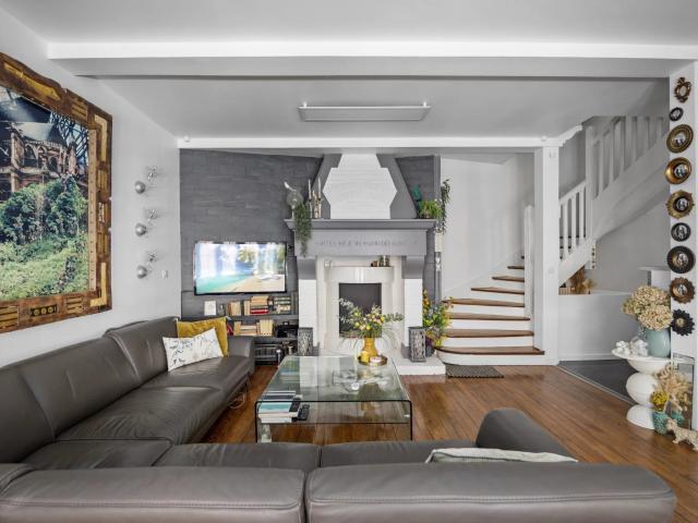 Unique à Paris. Découvrez cette superbe maison proche du Par. 195m² Paris 14ème