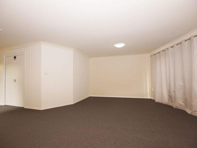 UNIQUE AND SPACIOUS TOWNHOUSE