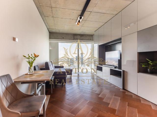 Unique apartment on 39th floor on Złota 44