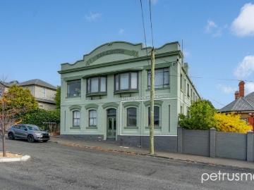 unique apartment with modern comfort & lifestyle convenience