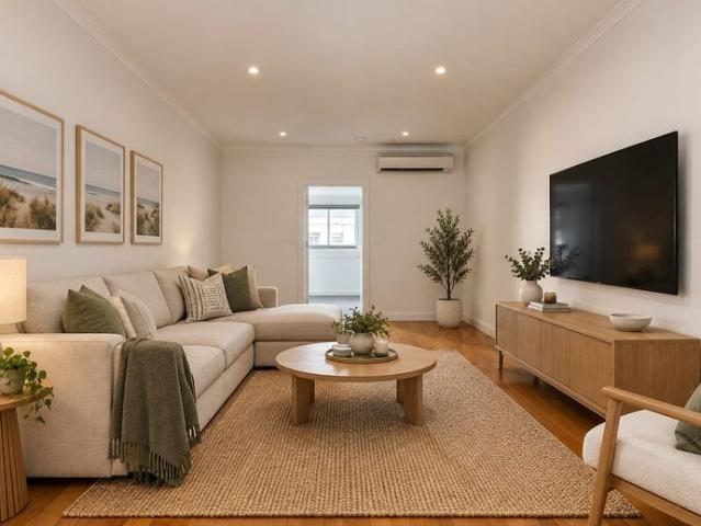 UNIQUE BAYSIDE APARTMENT IN THE HEART OF SANDRINGHAM