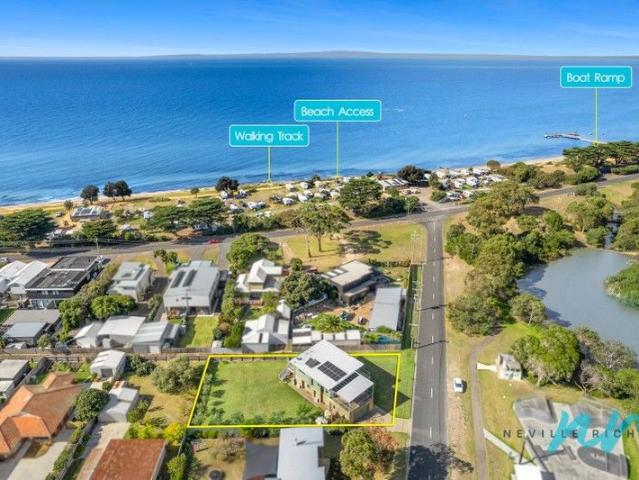 Unique Bayside Home Stunning Views plus Boat/Caravan Storage