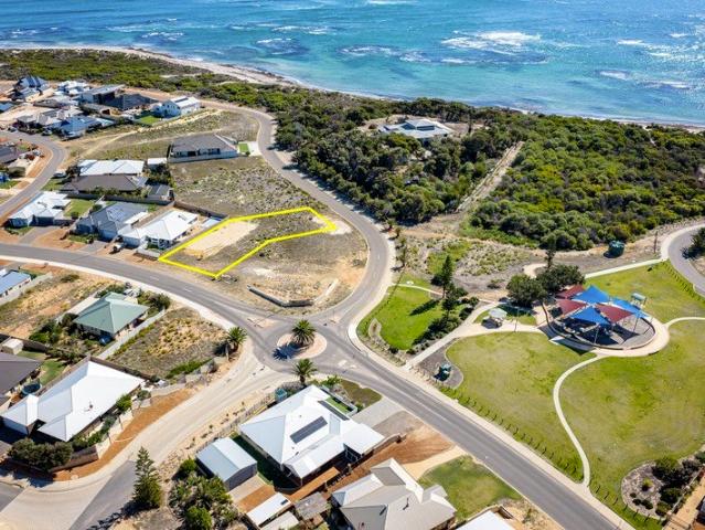 Unique Dual Frontage & Coastal Living