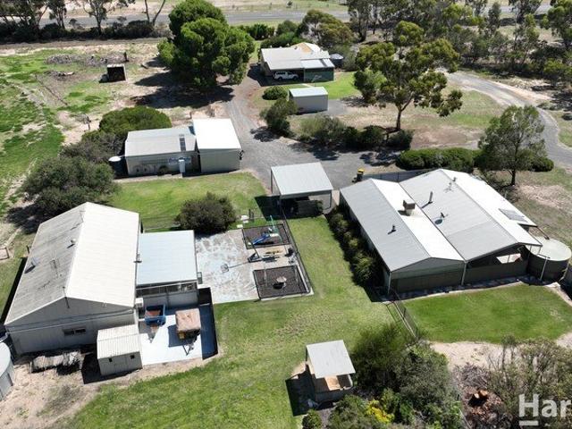 Unique dual house property on 6.5 Acres