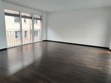 Unique duplex apartment – In the middle of the action!