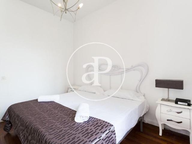 Unique duplex with views for rent in El Mercat Valencia