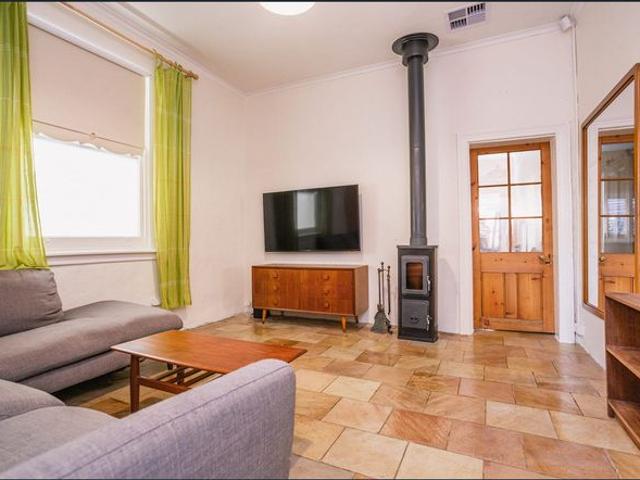 Unique Easy Care Living – Prime Location!
