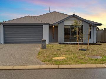 Unique family home on Ryhill Crescent!