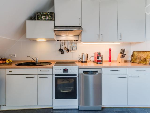 Unique fully equipped top floor apartment in cozy Friedenau with all amenities close by, Berlin Amsterdam Apartments for Rent