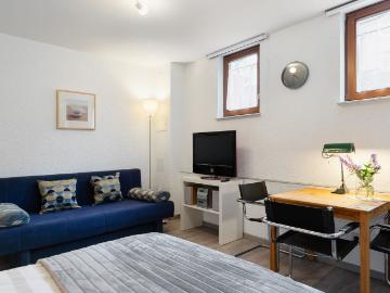 ☆ Unique in great old town by Rabe ✔Netflix ✔Coffee Bar 15 min KA City | 10 min KIT North | 8 min Daimler | 5 min MiRO, Karlsruhe Amsterdam Apartments for Rent