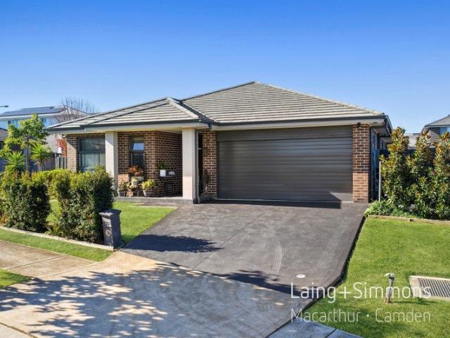 Unique Opportunity 2 Homes = Extended Families OR Astute Investors