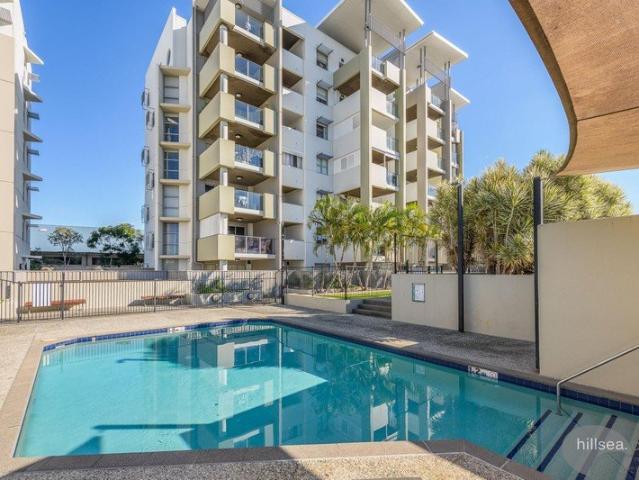 UNIQUE OPPORTUNITY IN THE HEART OF HELENSVALE LIFESTYLE, LOCATION & CONVENIENCE COMBINED