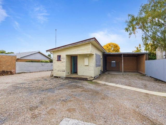 Unique Opportunity On Massive 924m2!