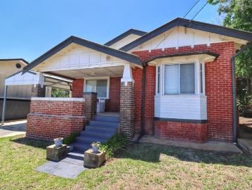 Attention: Savy Investors Unique Opportunity with dual dwellings