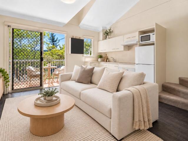 Unique Loft with Outstanding Potential | Oversized Bedroom Suite & Story Bridge Views!