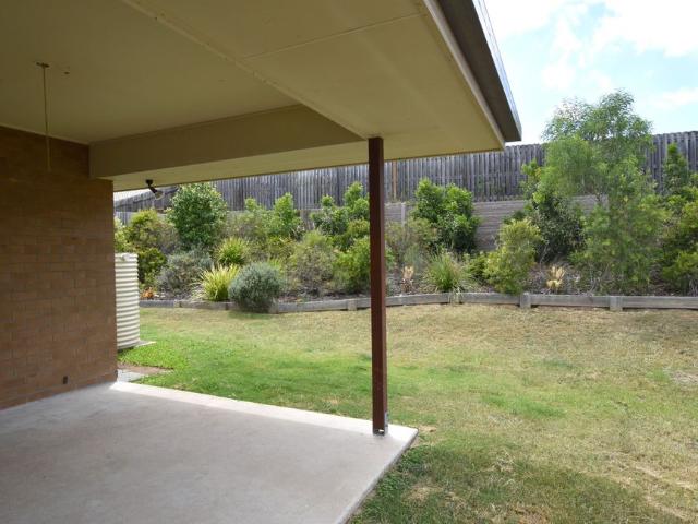 UNIQUE LARGE FAMILY HOME IN QUIET CUL DE SAC!