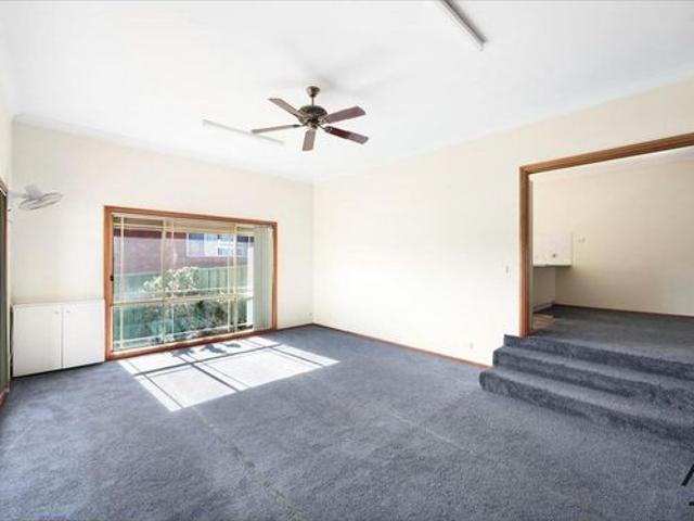 UNIQUE LARGE HOME IN A PEACEFUL LOCATION