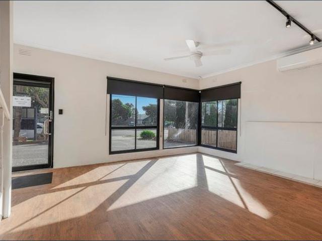 UNIQUE LIVING IN PRIME LOCATION