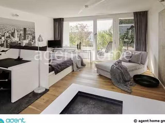 UNIQUE LIVING