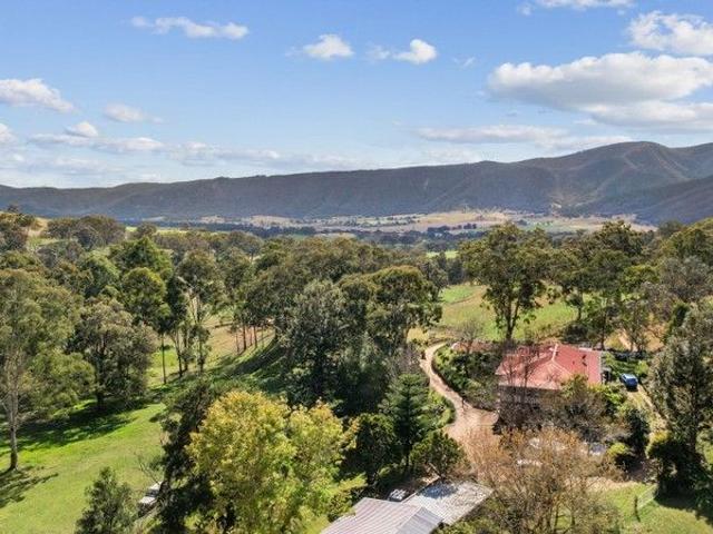 Unique Lifestyle Retreat with Captivating Views
