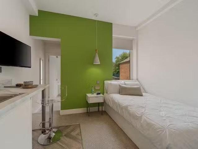 Cozy Studio flat for rent in Radbourne Street, Derby, Derbyshi.