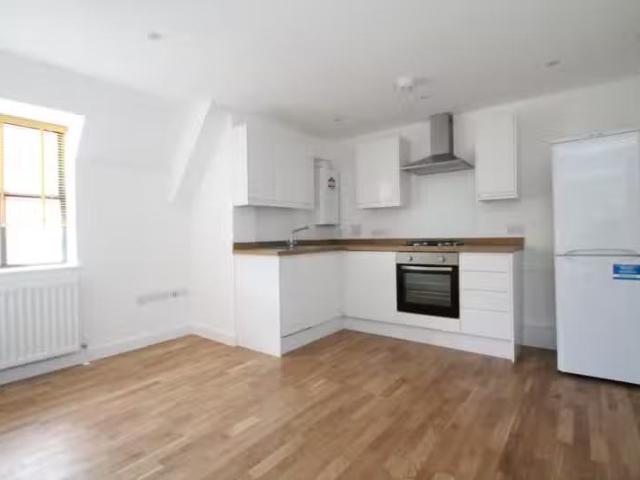 Deal! Studio flat for rent in ZERO DEPOSIT OPTION AVAILABLE Wh.