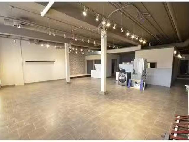 Just in! Street, Sylvan Lake, AB, T4S 1C3 commercial for lea.