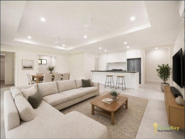 Unique Positioning Minutes Walk to Clifton Beach!