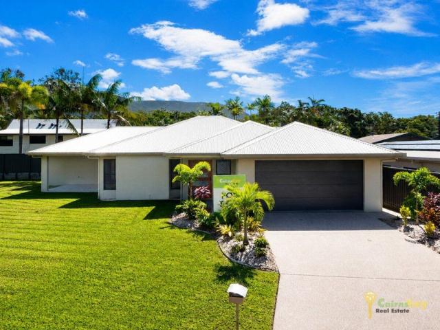 Unique Positioning Minutes Walk to Clifton Beach!