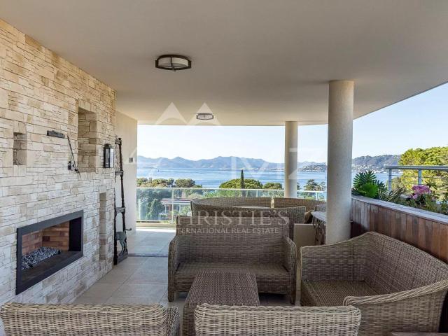 Unique penthouse avec jacuzzi 103m² Antibes