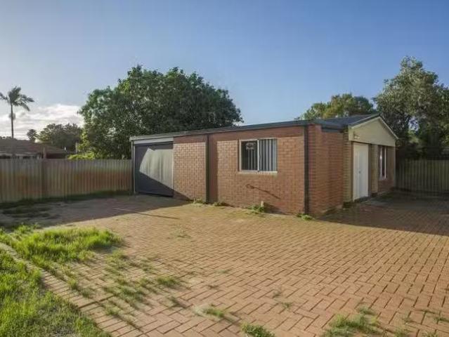 Charming Probert Road, Thornlie, WA 6108