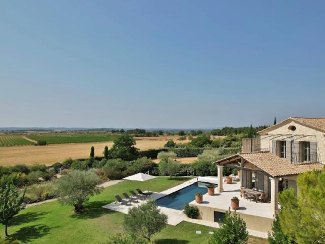 Unique propriété avec piscine et vue panoramique