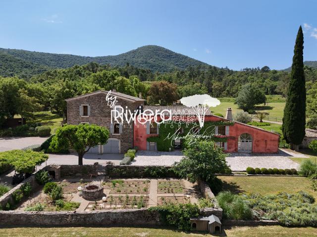 Unique propriété sur la Presqu'île de Saint Tropez !