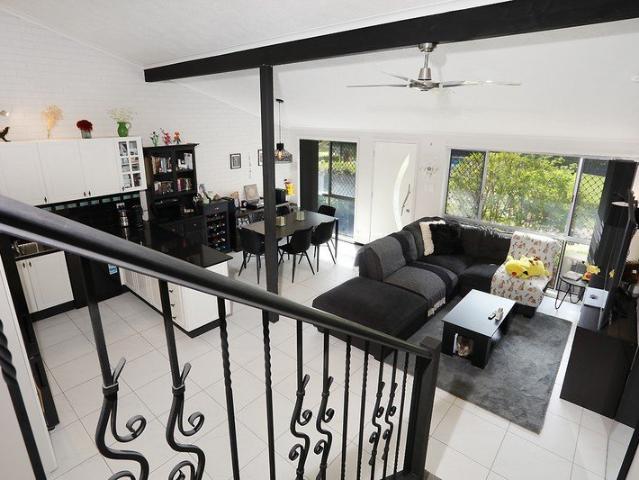 Unique Renovated Townhouse Super Low Body Corp !