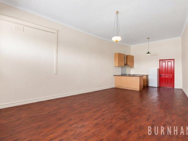 Unique Residence, Commercial Flexibility, Outstanding Exposure
