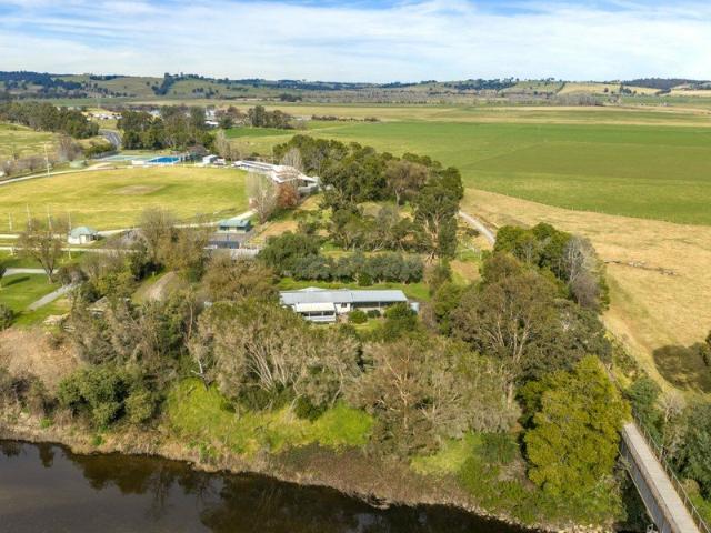 UNIQUE RIVERFRONT LIFESTYLE PROPERTY IN THE HEART OF BRUTHEN