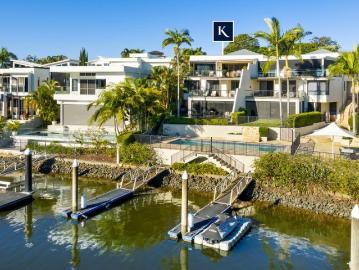 Unique Waterfront Oasis Extraordinary Peace, Privacy and Space