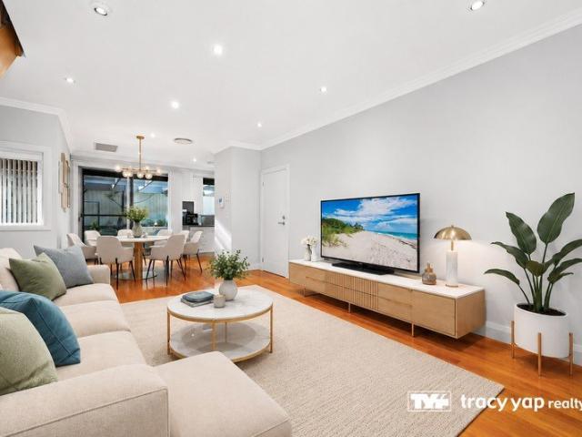Unique Townhouse Style Villa Offering 4 Bedrooms Plus Study