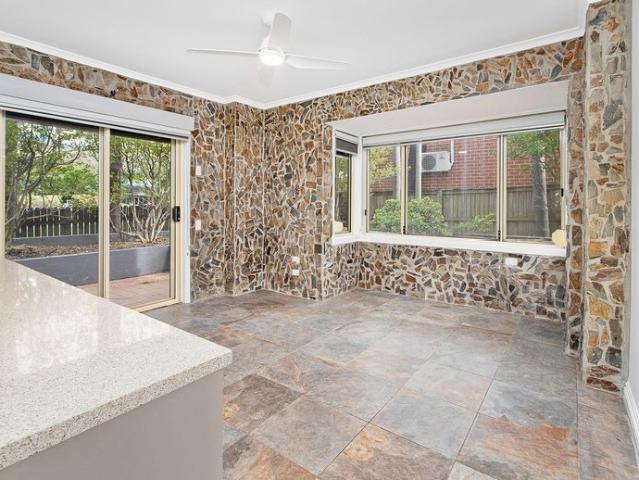 Unique Three Bedroom Beaside Living!