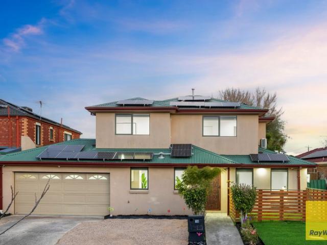 Unique Two Story Home ! Court Location ! 4 Beds + Study ! Walking Distance to Seabrook Primary