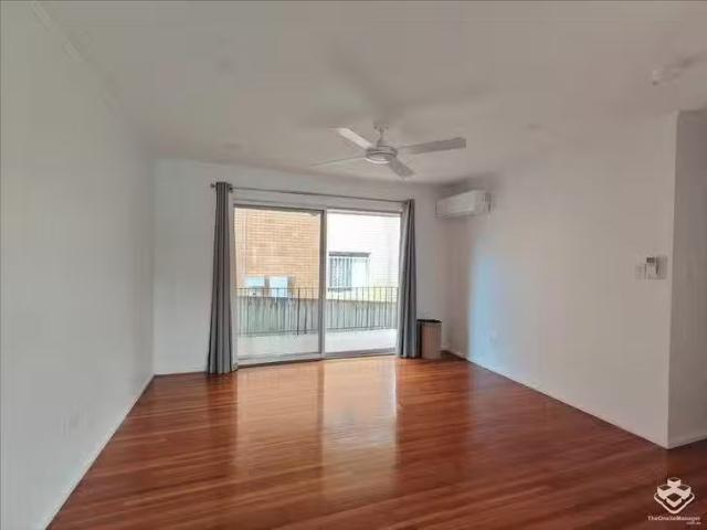 Unique U2/51 Theodore Street, Stafford, QLD 4053
