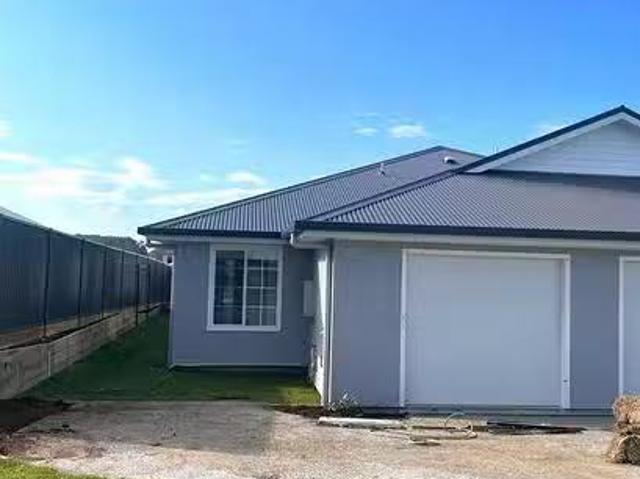 Unique UNIT 2/7 Auvergne Way, Old Bar, NSW 2430