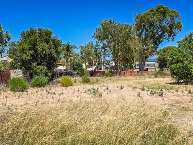 Unique Vacant Block
