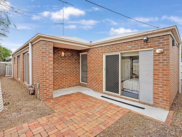 Unique, Versatile & Perfectly Positioned in East Geelong