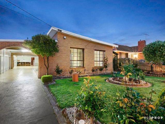 Uniquely Appointed Home with Workshop, Bungalow & North Facing Yard