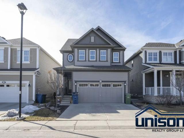 UNISON 3 BEDROOM SINGLE FAMILY HOME IN WINDSONG AIRDRIE — 3 Bedrooms House