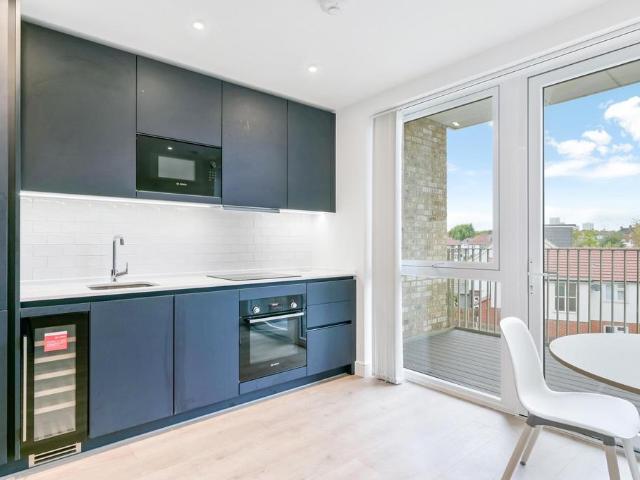Unison House, Grand Union, London, HA0 Studio to rent £1,777 pcm £410 pw