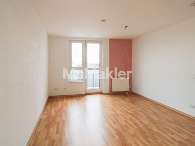 Unkompliziert einziehen oder: 2 Zi. ETW mit Balkon, TG Stellplatz und Aufzug in guter Lage